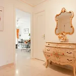 Apartament Palais Royal Yourhosthelper *