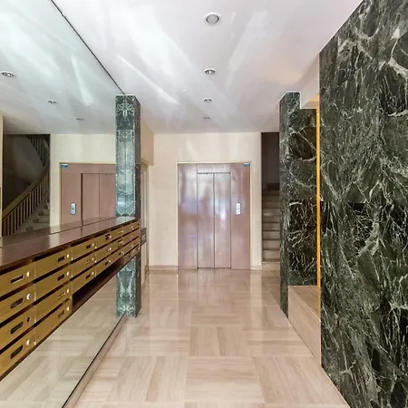 Palais Royal Yourhosthelper * Cannes