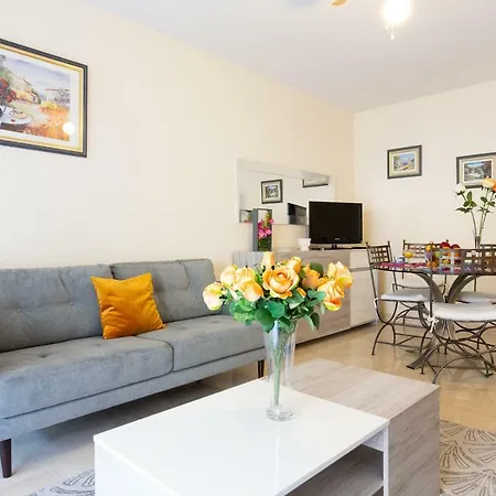 Palais Royal Yourhosthelper Apartment