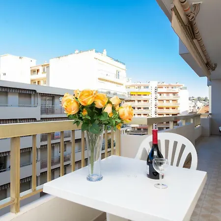 Palais Royal Yourhosthelper Apartment *
