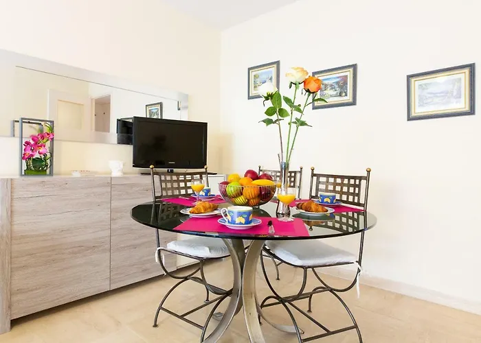 Palais Royal Yourhosthelper Apartment *