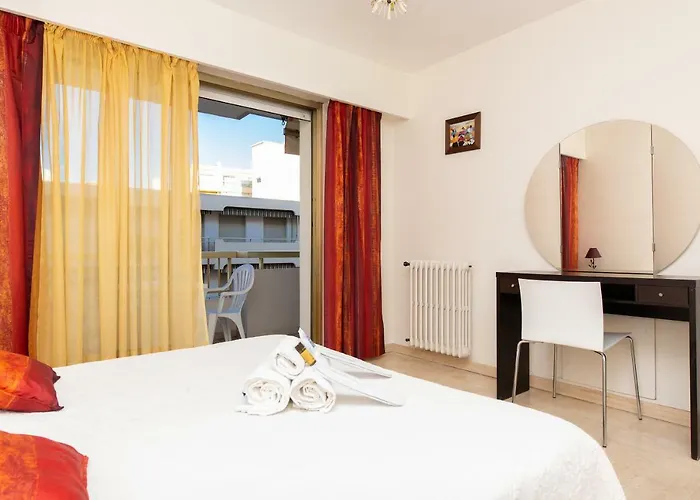 Palais Royal Yourhosthelper Apartment