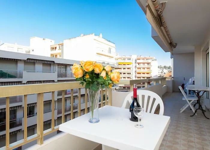 Palais Royal Yourhosthelper Apartment *