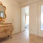 Palais Royal Yourhosthelper