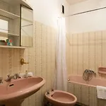 Palais Royal Yourhosthelper *